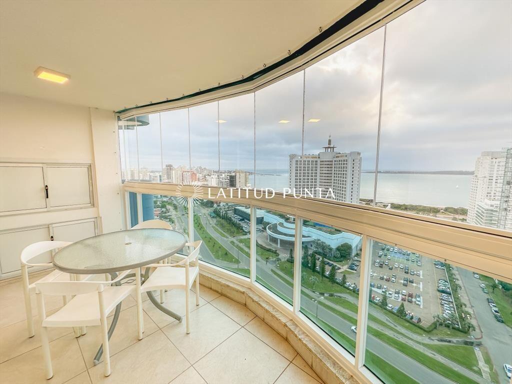 Casino Tower, apartamento en piso alto, 2