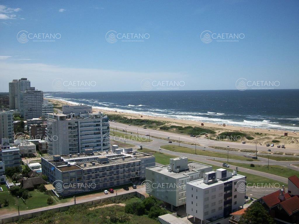 Venta apartamento 3 dormitorios. Playa brava, del