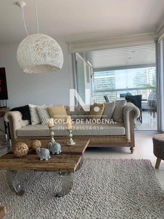 Se vende apartamento de 3 dormitorios más en del