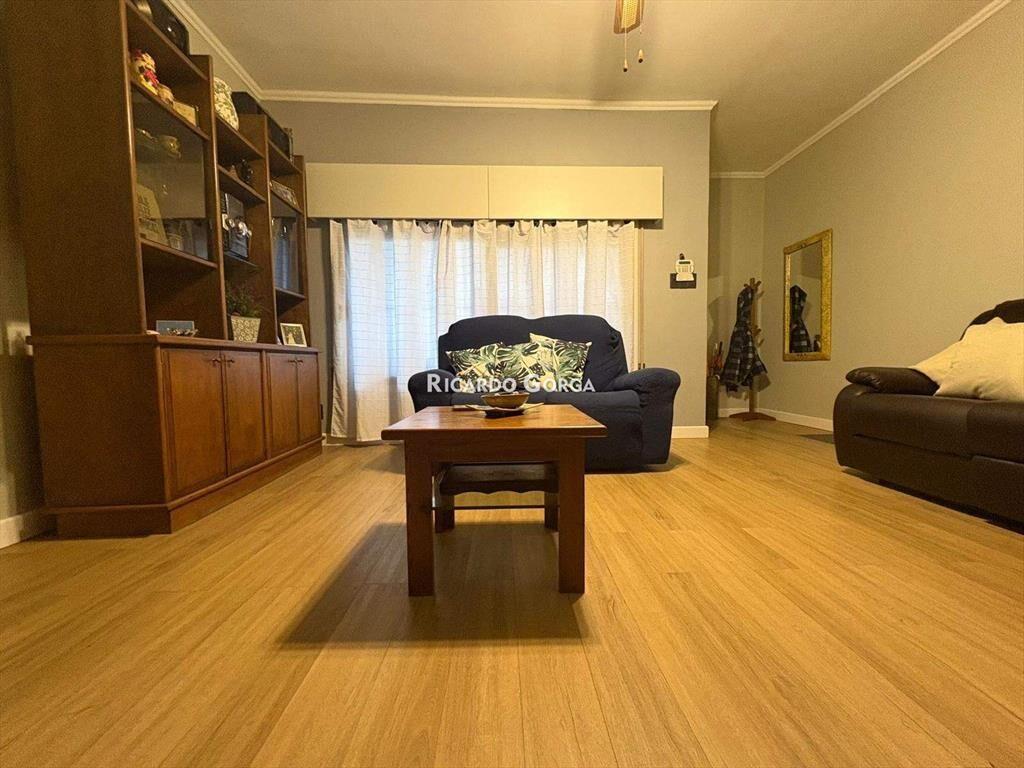 Venta Casa 3 dormitorios cochera fondo piscina parriller...