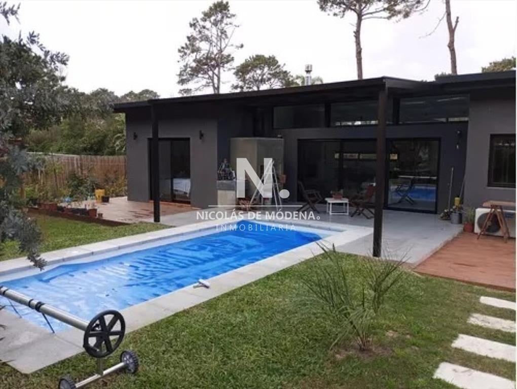Venta Casa 3 Dormitorios 3 Baños - Zona Punta