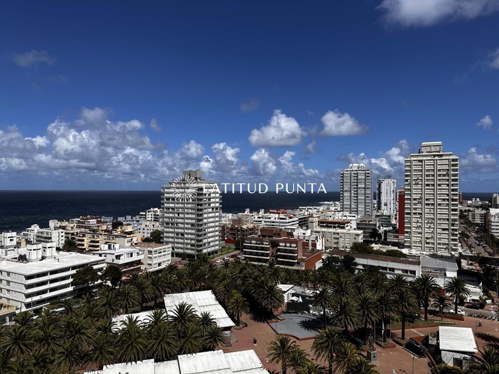 Piso alto en Península, 1 dormitorio y medio