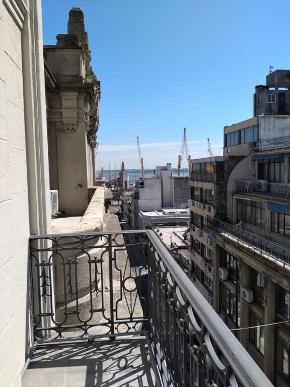 EDIFICIO LIBERTY 25 DE MAYO ESQUINA ITUZAINGÓ