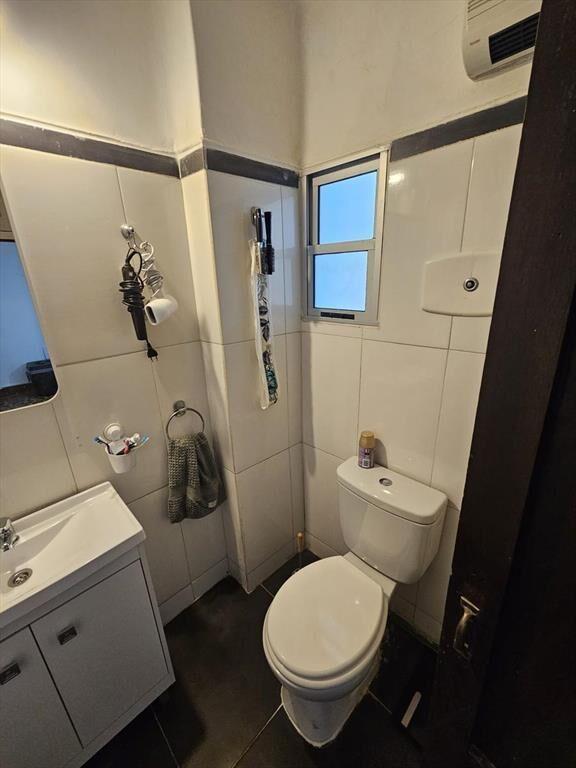 8 de octubre y Abreu, casa de altos, reciclada, 145 m2 !!