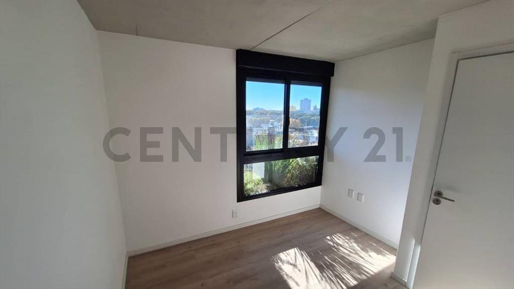Av. libertador piso alto .Venta apartamento 3 Dorm , 2 Ba...