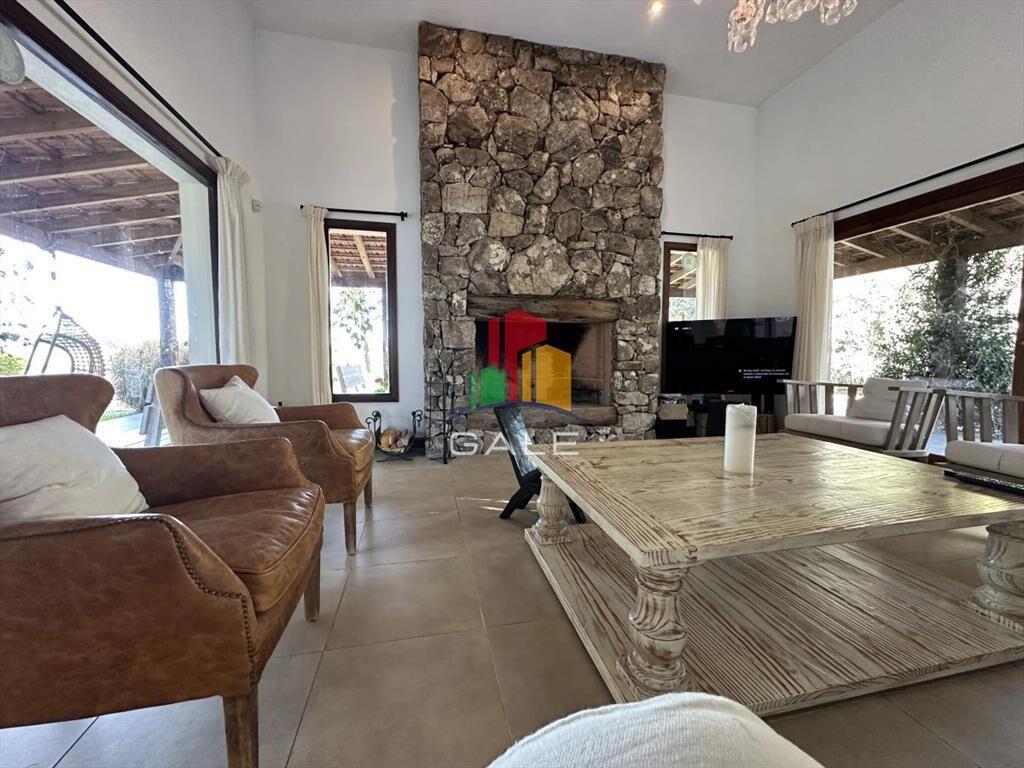 Venta casa en barrio semi cerrado Las Silvias,