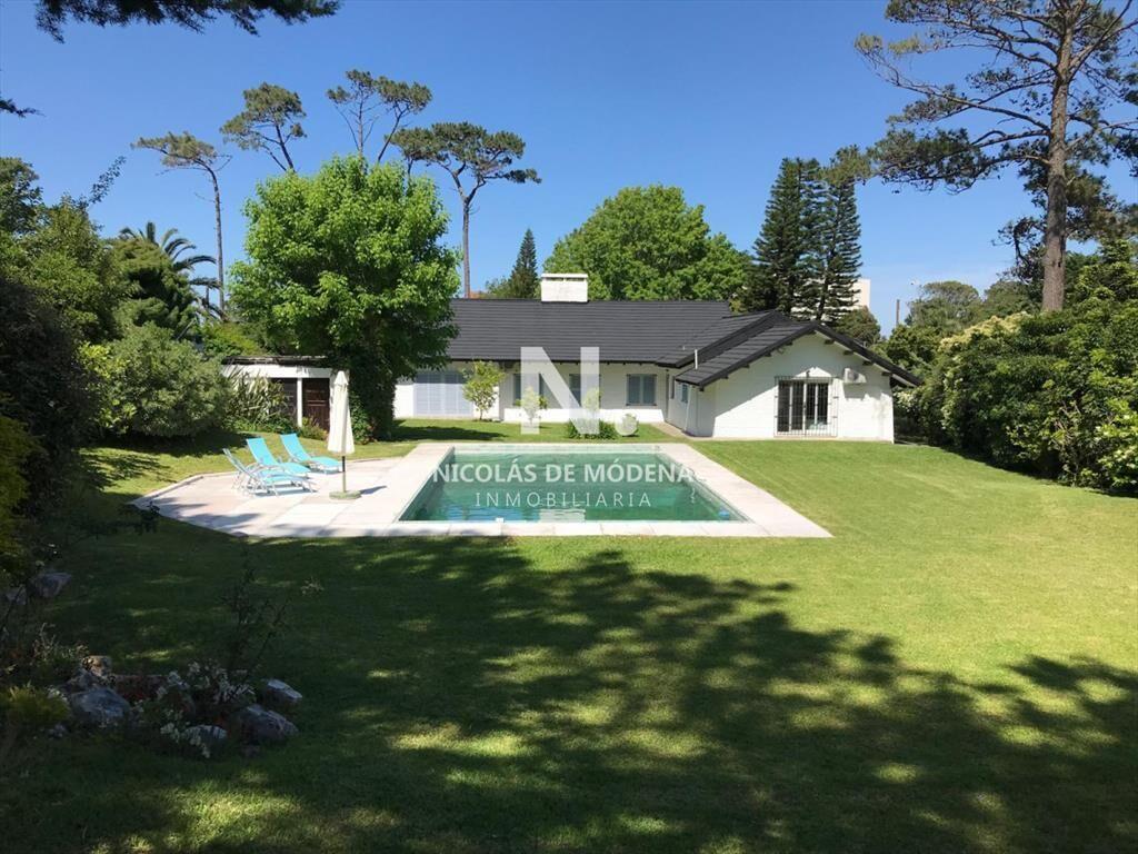 En alquiler casa de 6 dormitorios en Mansa- Punta del Este