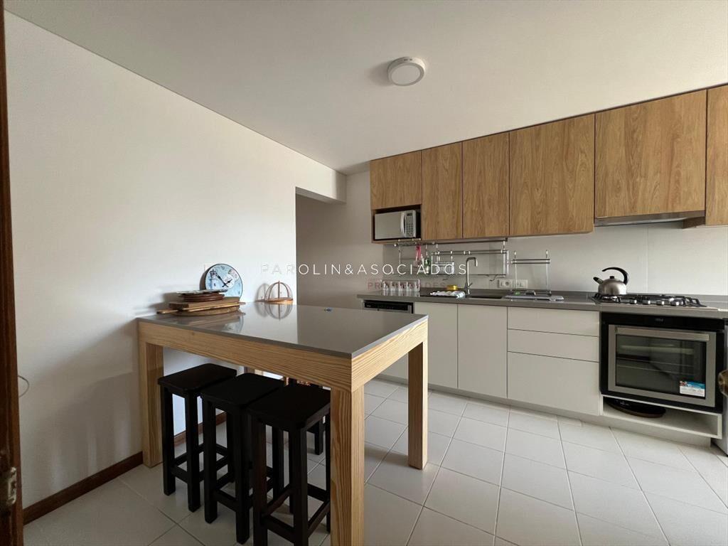 Apartamento de 3 Dormitorios + dependencia en en