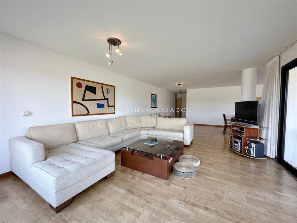 Apartamento en venta en primera linea de brava de