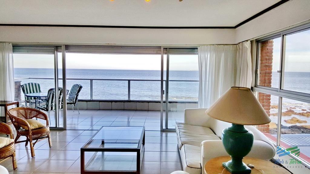 Vendo apartamento 3 dormitorios, frente al mar en