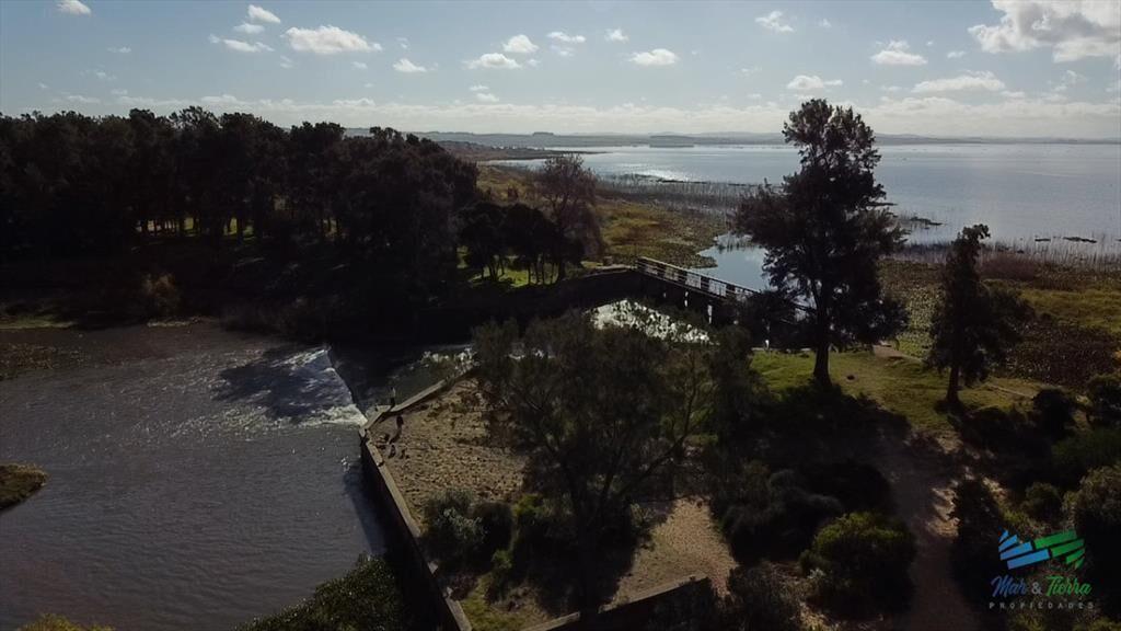 Venta de terreno de 1.514 m2 en club del lago de