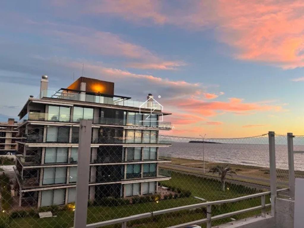 Apartamento en parada 33 playa mansa