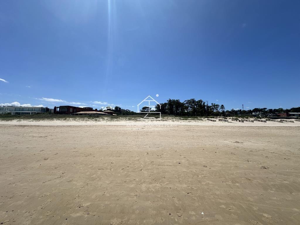 Terreno sobre el mar en Solanas