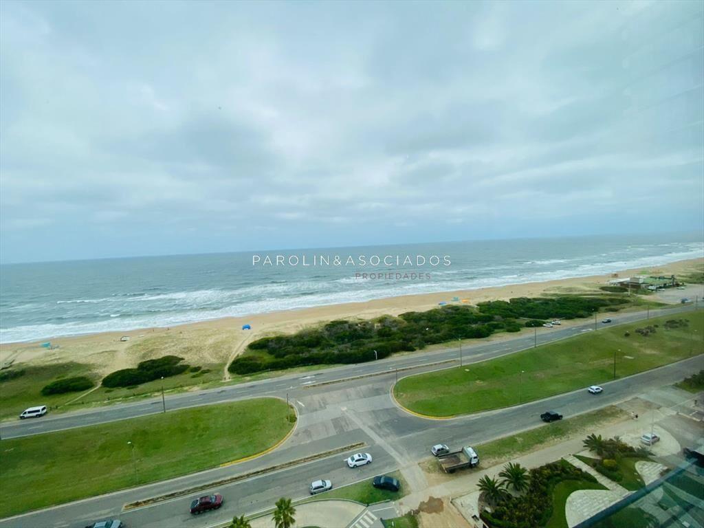 Apartamento en venta de 3 dormitorios en Tiburón