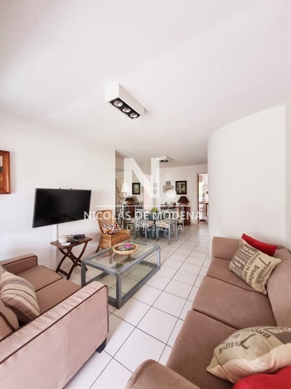 Vende apartamento de 3 dormitorios en Mansa Punta