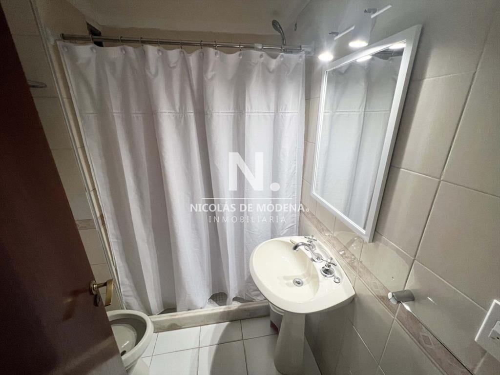 Apartamento de 3 dormitorios en Punta del Este en venta.