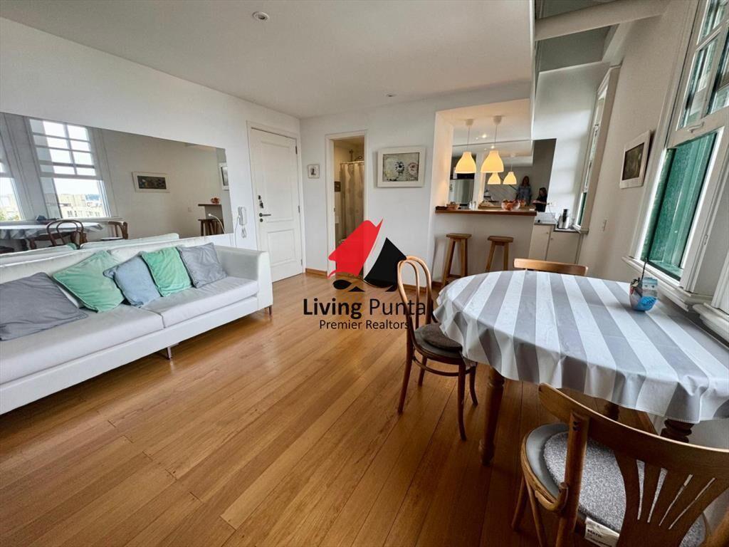 Apartamento de diseño en venta en un clásico de Punta del