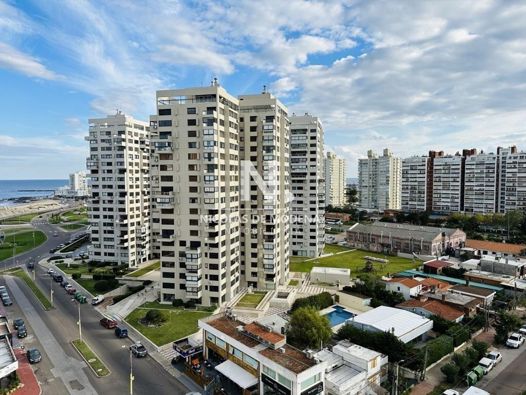 Apartamento en venta  de dos dormitorios en del