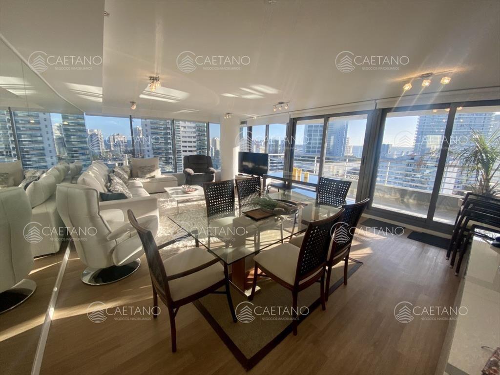 Venta apartamento 3 dormitorios. Playa mansa, del