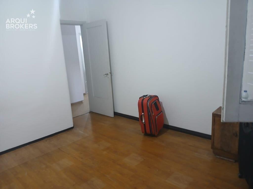 Apartamento de tres dormitorios en venta con renta en Tres