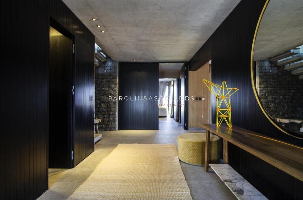 Casa de 4 Dormitorios + Dependencia en Venta en Pinar del F