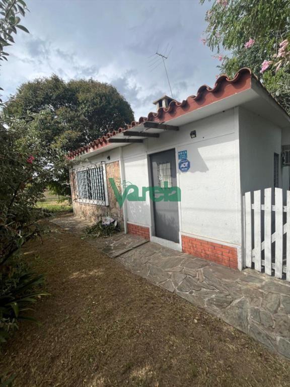 Venta de casa en Salinas, 1 dormitorio y demÃ¡s