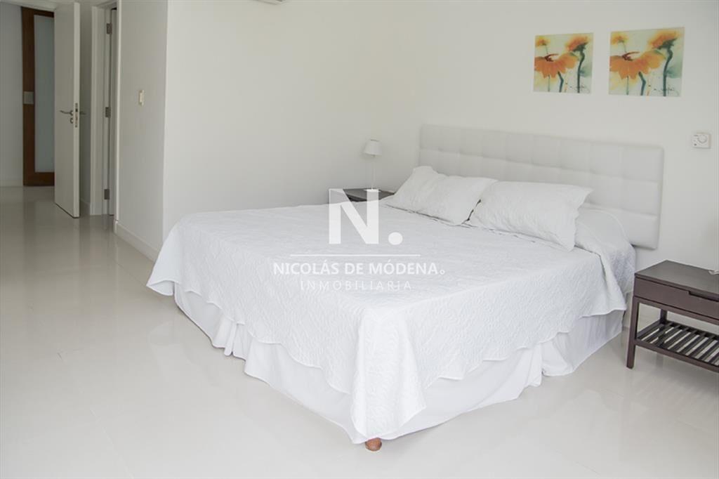 Departamento en venta en torre de categoría de 2 dormitori