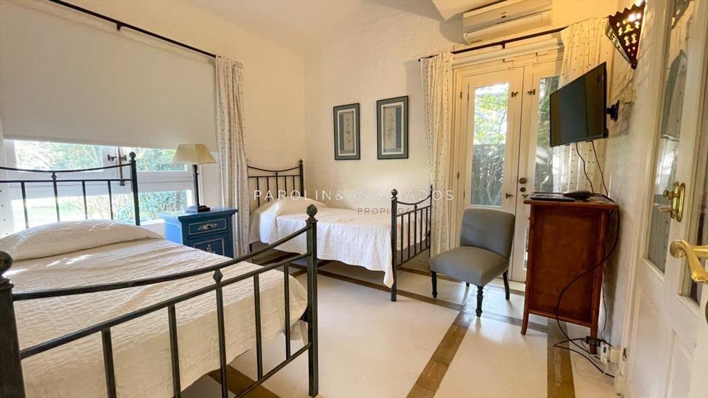 Casa en venta de 4 dormitorios en Montoya, Punta del Este.