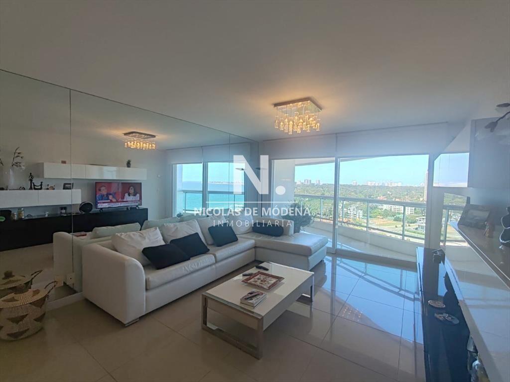 Apartamento de 2 dormitorios en Torre Aquarella