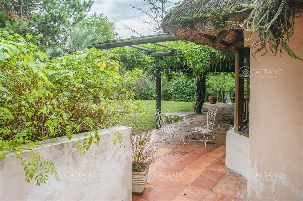 En venta casa de 1 dormitorio con dependencia en Cantegril