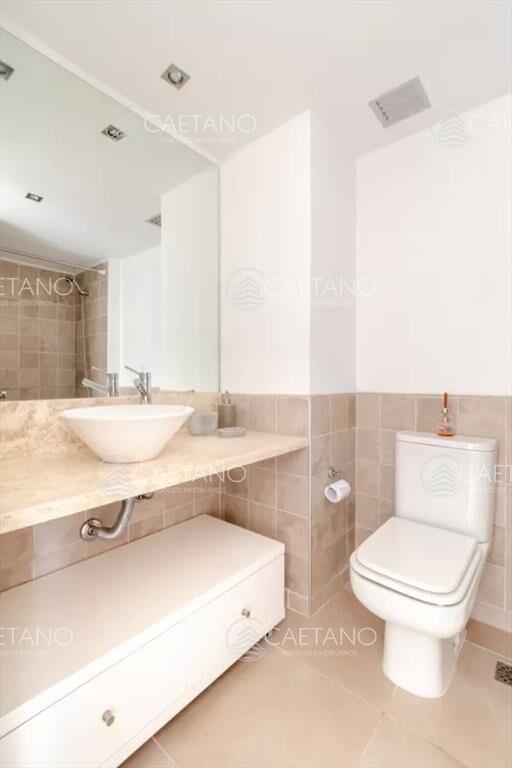 Venta apartamento 3 dormitorios más dependencia