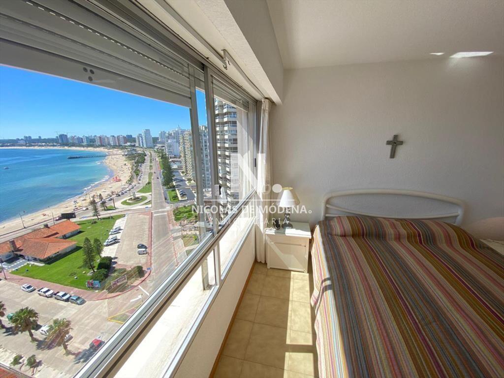 Apto en Peninsula de 3 dor, 3 baños cocina con