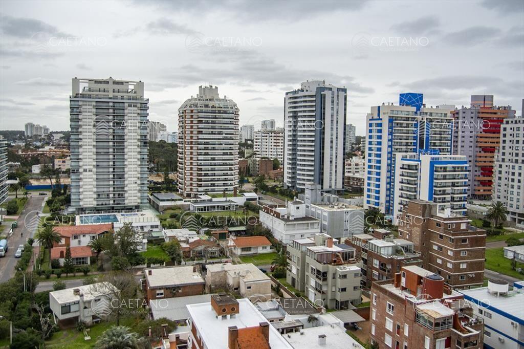 Apartamento en Venta de 3 dormitorios en parada 2