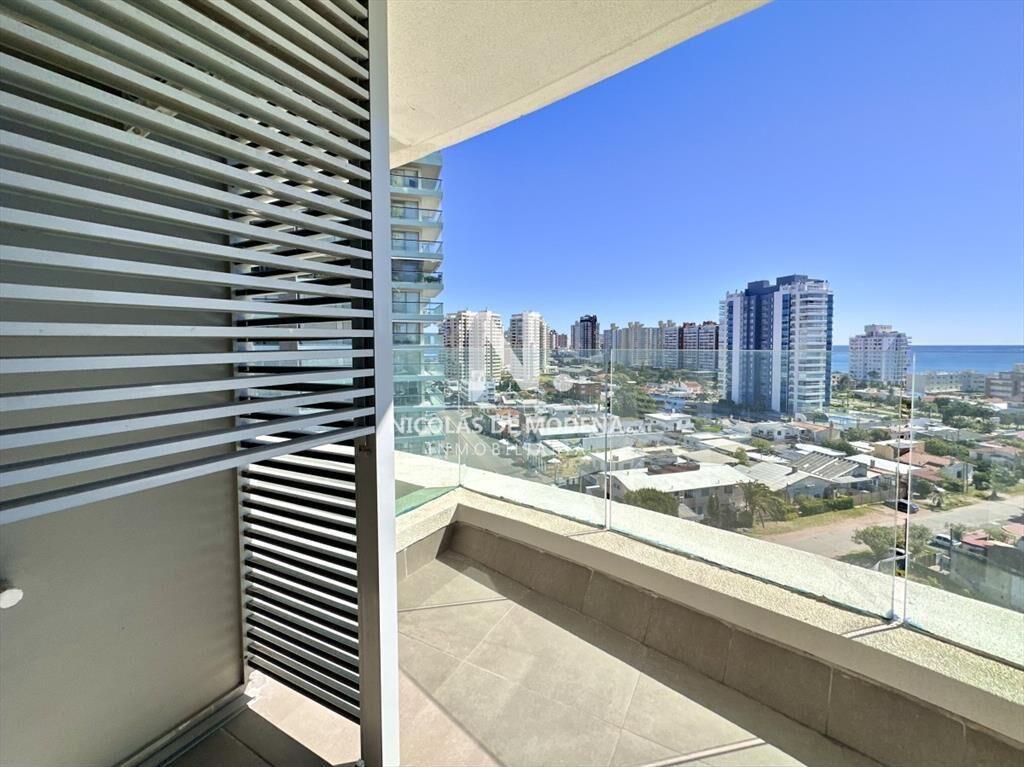 Vende apartamento en Mansa, Punta del Este de 3 dormitorios
