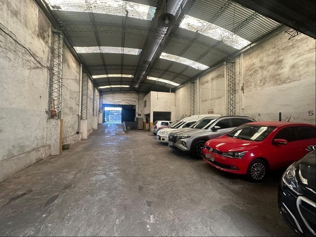Venta local comercial o terreno galpón Buceo sobre Rivera