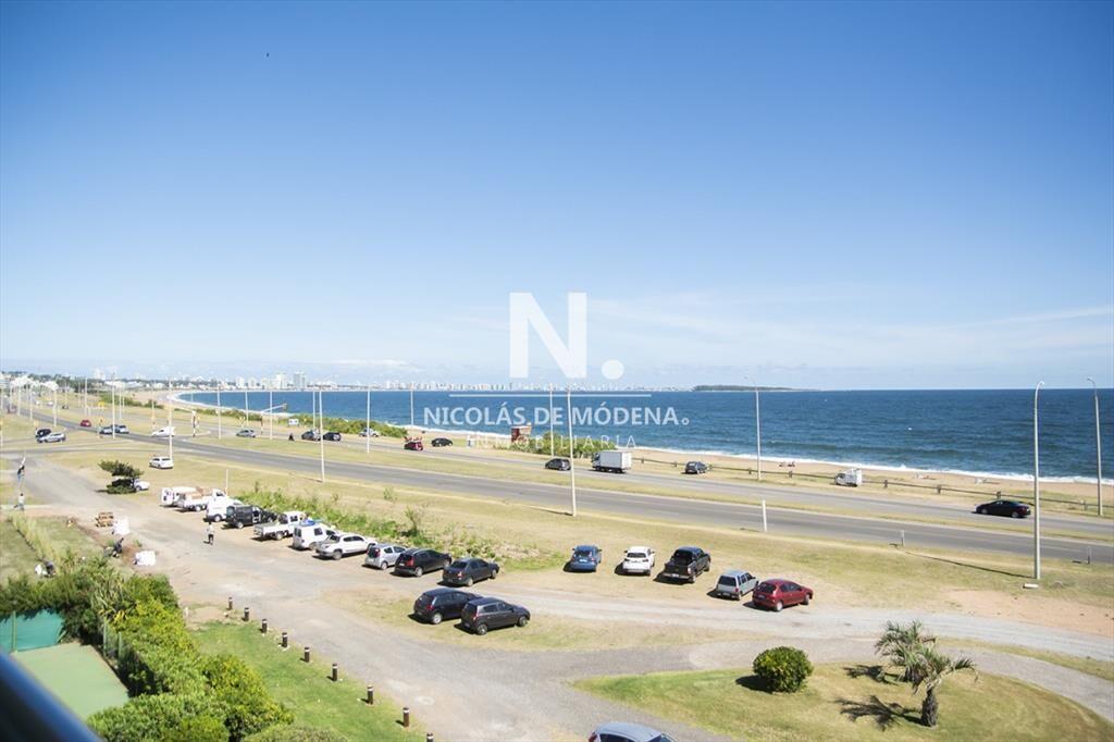 Espectacular PentHouse de primer linea frente al