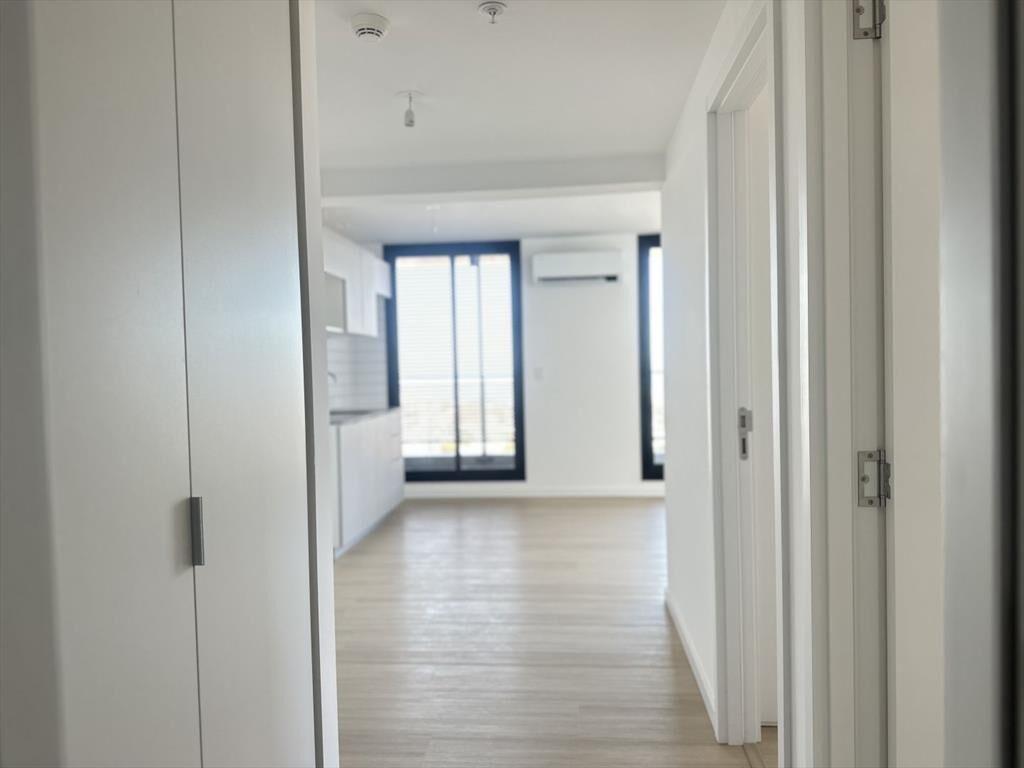 Venta con renta 2 dormitorios con garaje en Malvín - Estr...