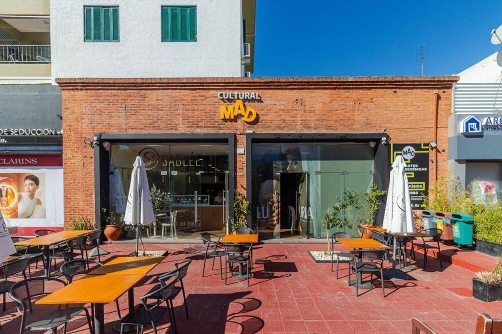 Venta Local Comercial sobre Arocena 876 m2