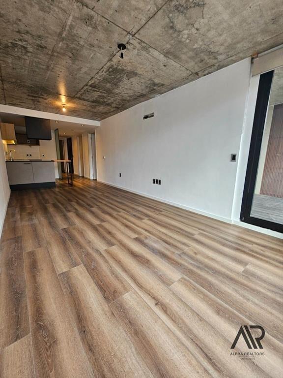 Venta apartamento de 2 dormitorios con RENTA y con coche...
