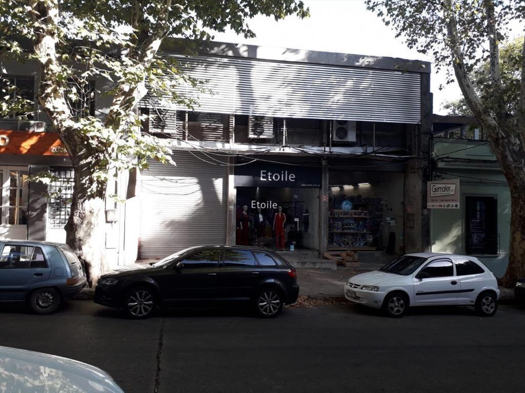 VENTA TRES LOCALES JUNTOS CON RENTA. ZONA MAYORISTA