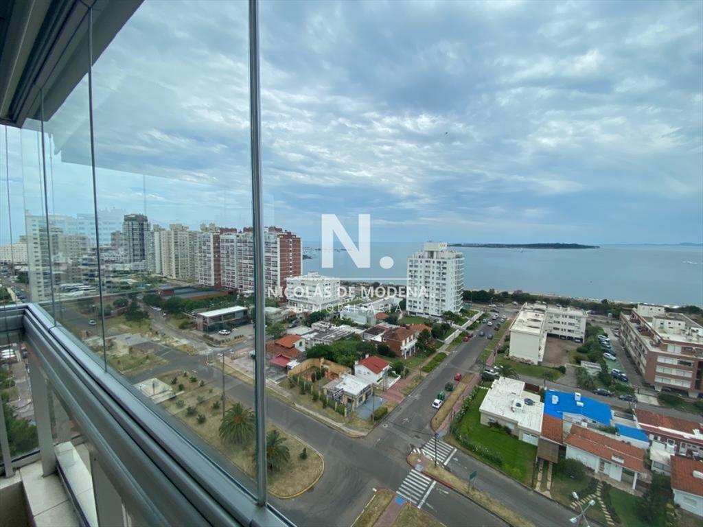 Hermoso apartamento con excelente vista!