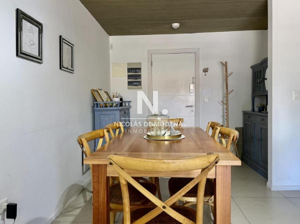 Vende apartamento de 2 dormitorios en Brava- del