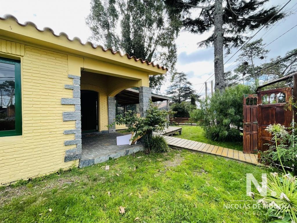 Venta de casa sólida en excelente punto comercial o para v