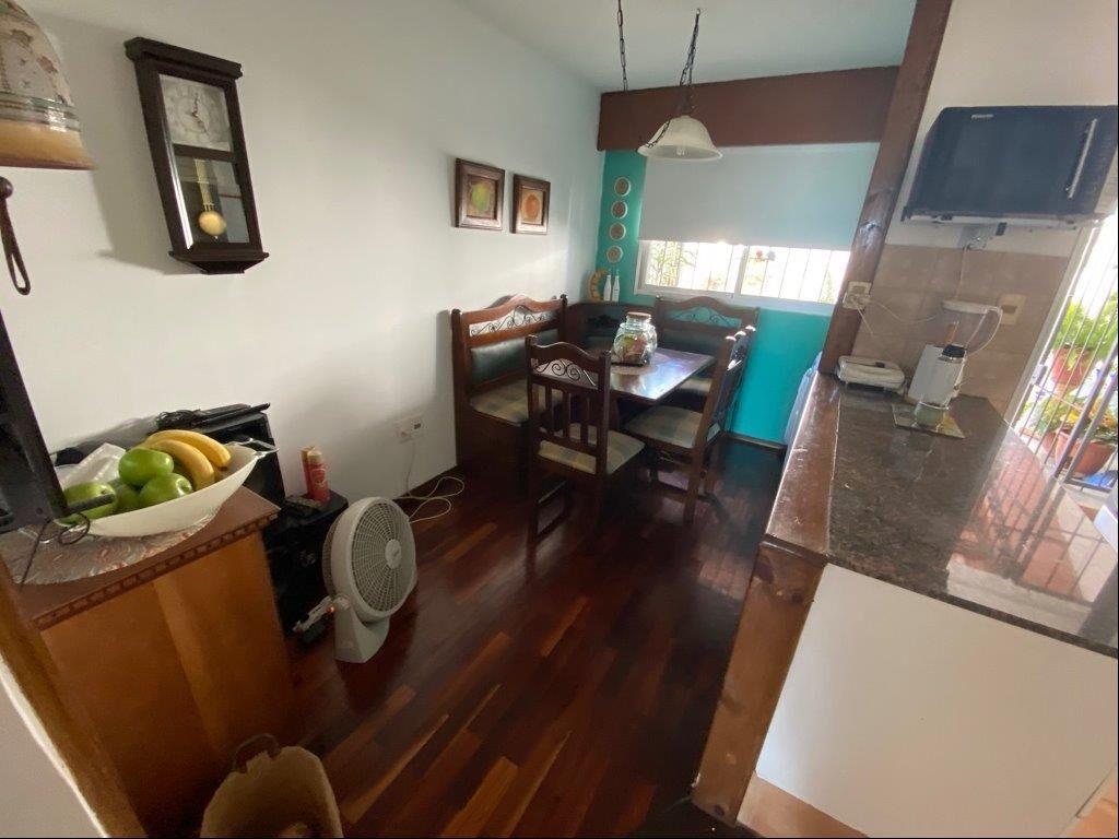 APARTAMENTO DE NIVEL EN 1ERA LINEA 3 DORMITORIOS GRAN PATIO