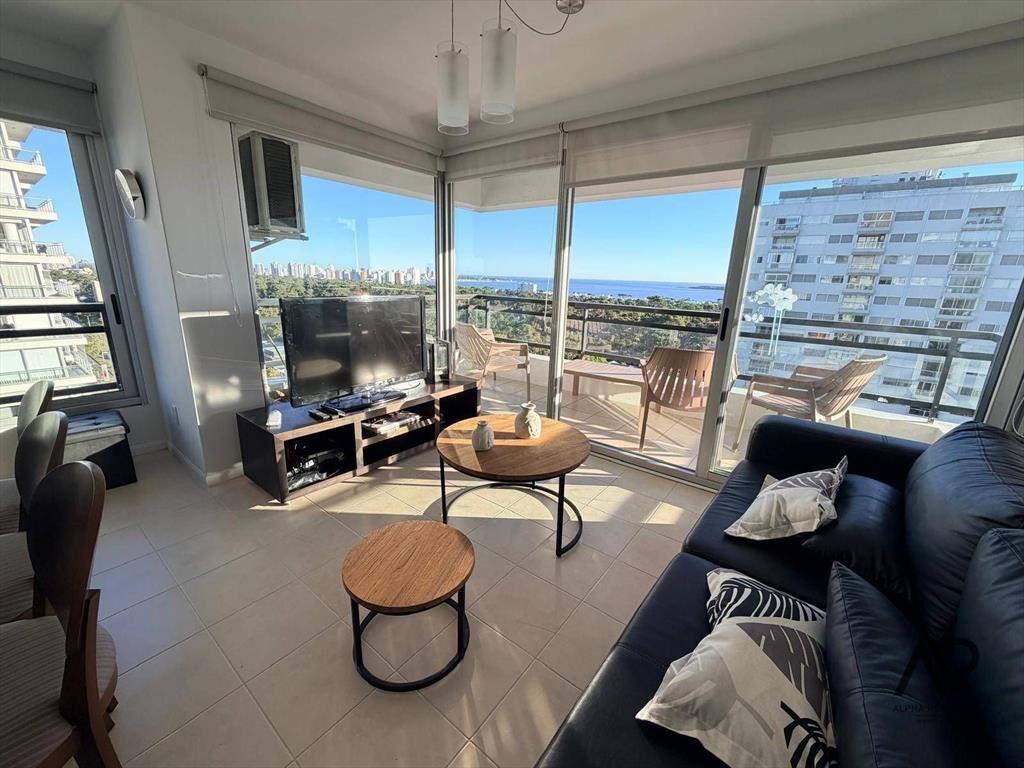 Apartamento 3 dormitorios en alquiler c/ cochera en Cant...