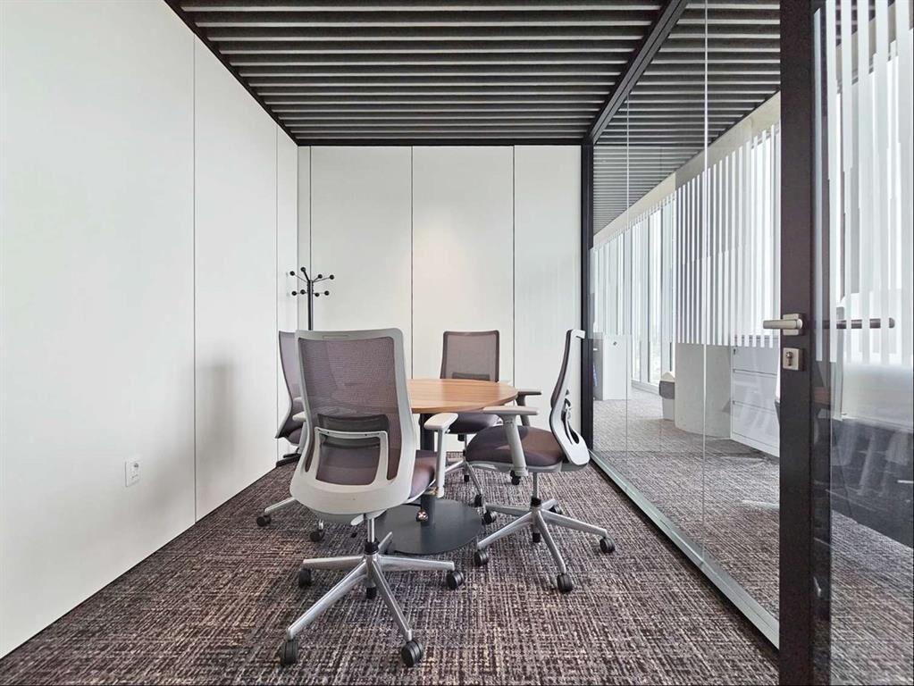 Alquiler Oficina esquipada - Edificio Clase AAA+ - Vista Pa
