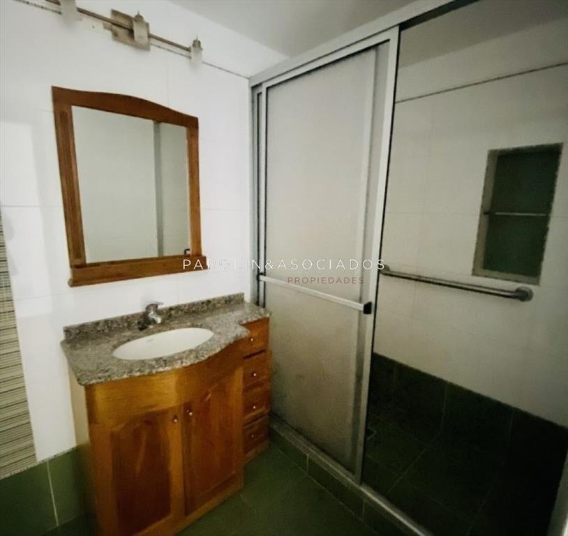 Apartamento de 3 dormitorios en venta en Punta
