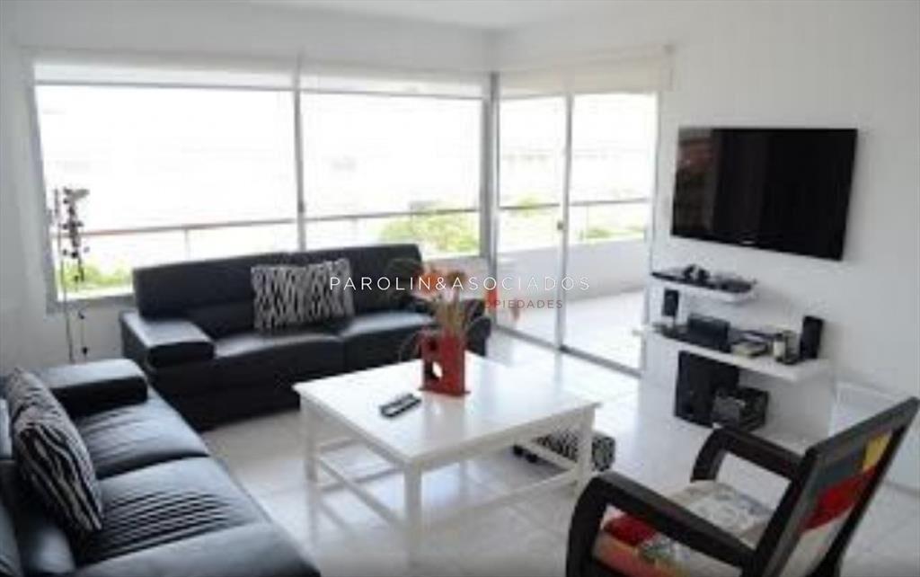 Apartamento en venta de 3 dormitorios en II La