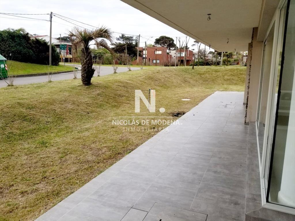 Apartamento de 2 dormitorios en Playa Mansa , del