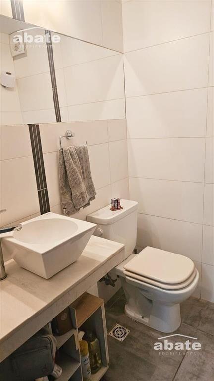 Venta Casa moderna en Pocitos 2 dormitorios y gge
